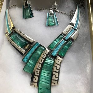 Earrings and necklace set